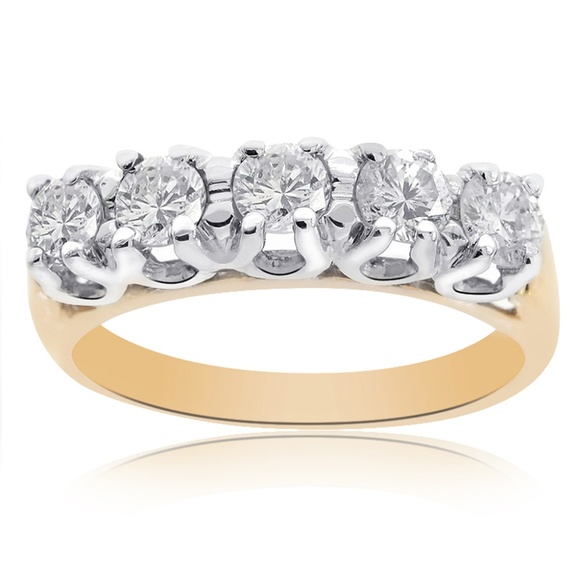 0.75 ctw Round Brilliant Cut Diamond Wedding Band - Picture 1 of 5